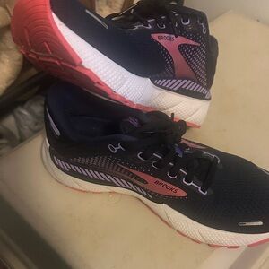 Brooks Women's Athletic Shoes - Black, Pink, and White